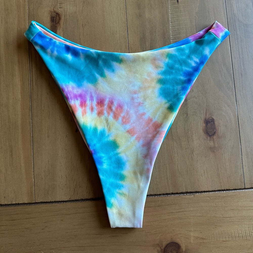 NWOT SKATIE x Salty Blonde Kelly Bottom
